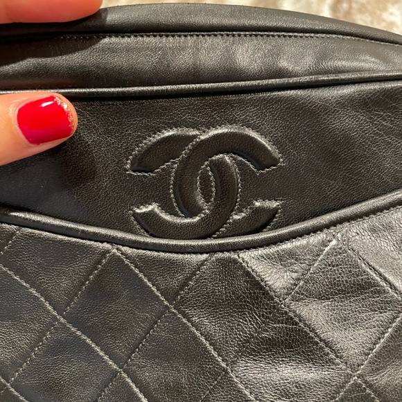 CHANEL crossbody camera bag - converts to shoulder bag - Picture 3 of 15